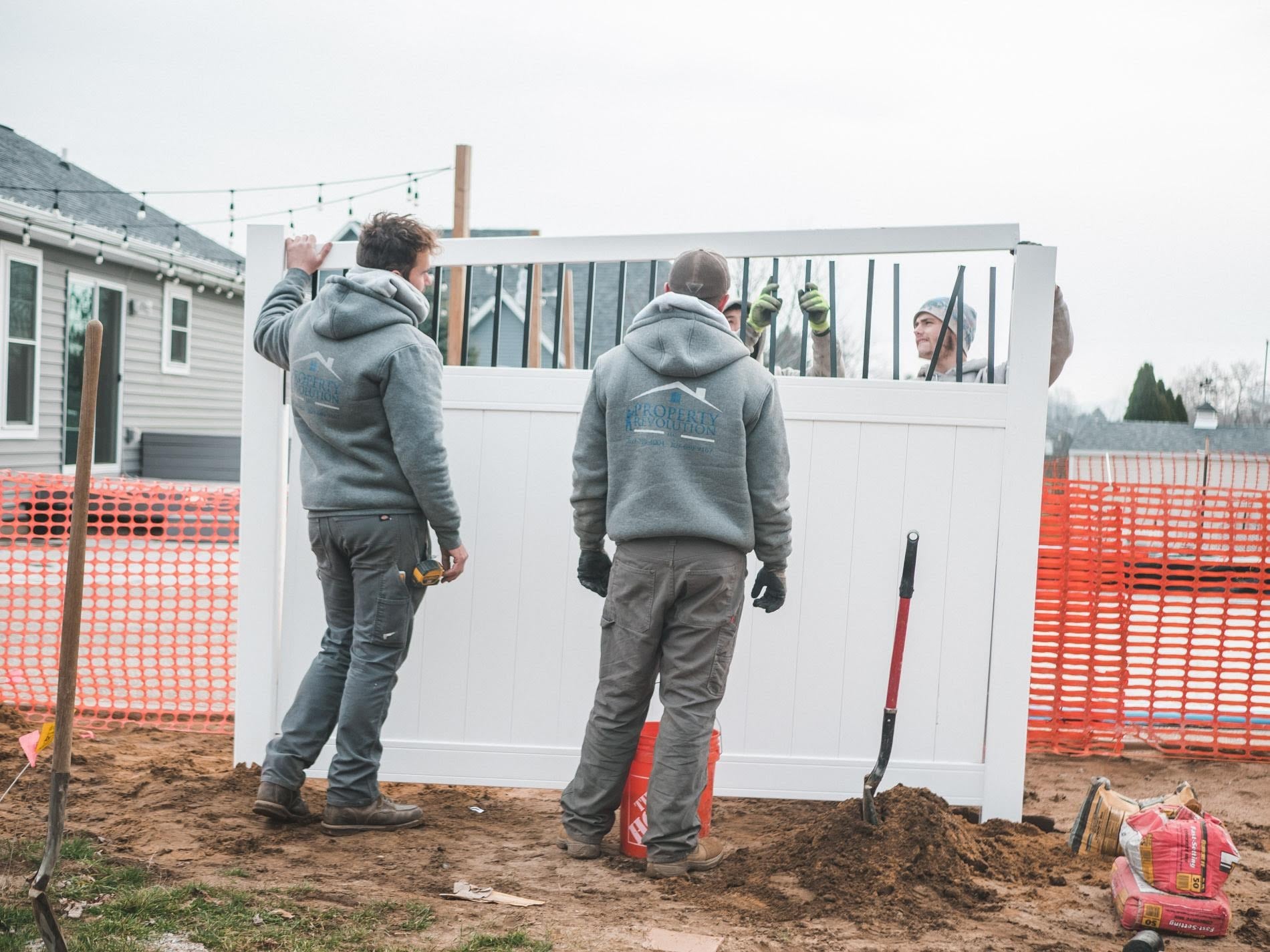 Fence Crew In Kalamazoo