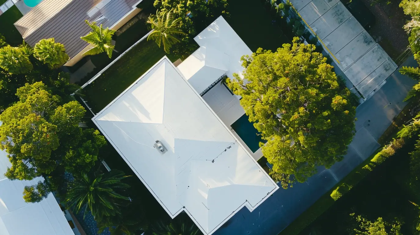 dima90 white flat roof of house 74032bcc d125 4ae3 8a8d 69a83b01ad6b