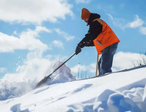 South Haven Winter Roof Safety: Snow Raking Without Damaging the Roof System