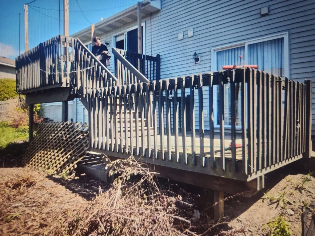 Multi-Level Composite Deck with Custom Posts & Lighting